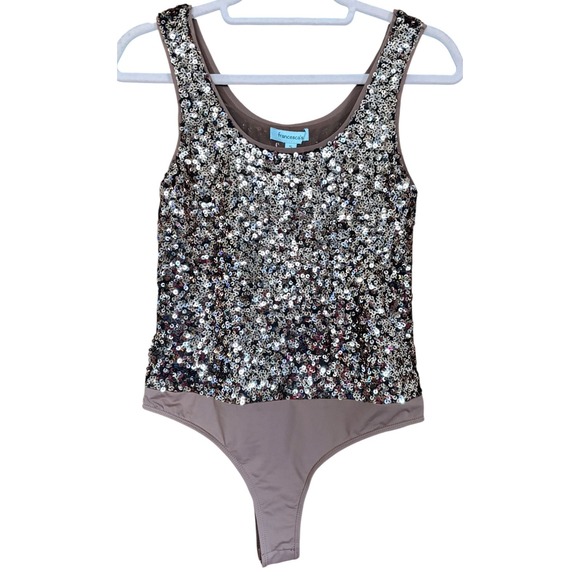 Francesca's Tops - NWT Francesca's Women Sequin Bodysuit Bronze Silver Sleeveless Party Top Small